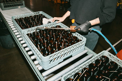 Amber & Moss - 7.2 oz Standard Soy Candle