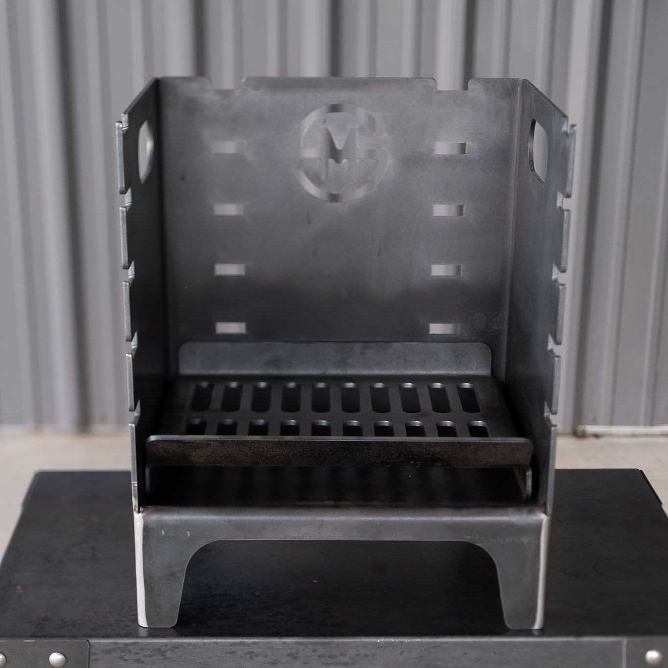 Amigo™ Coal Pan