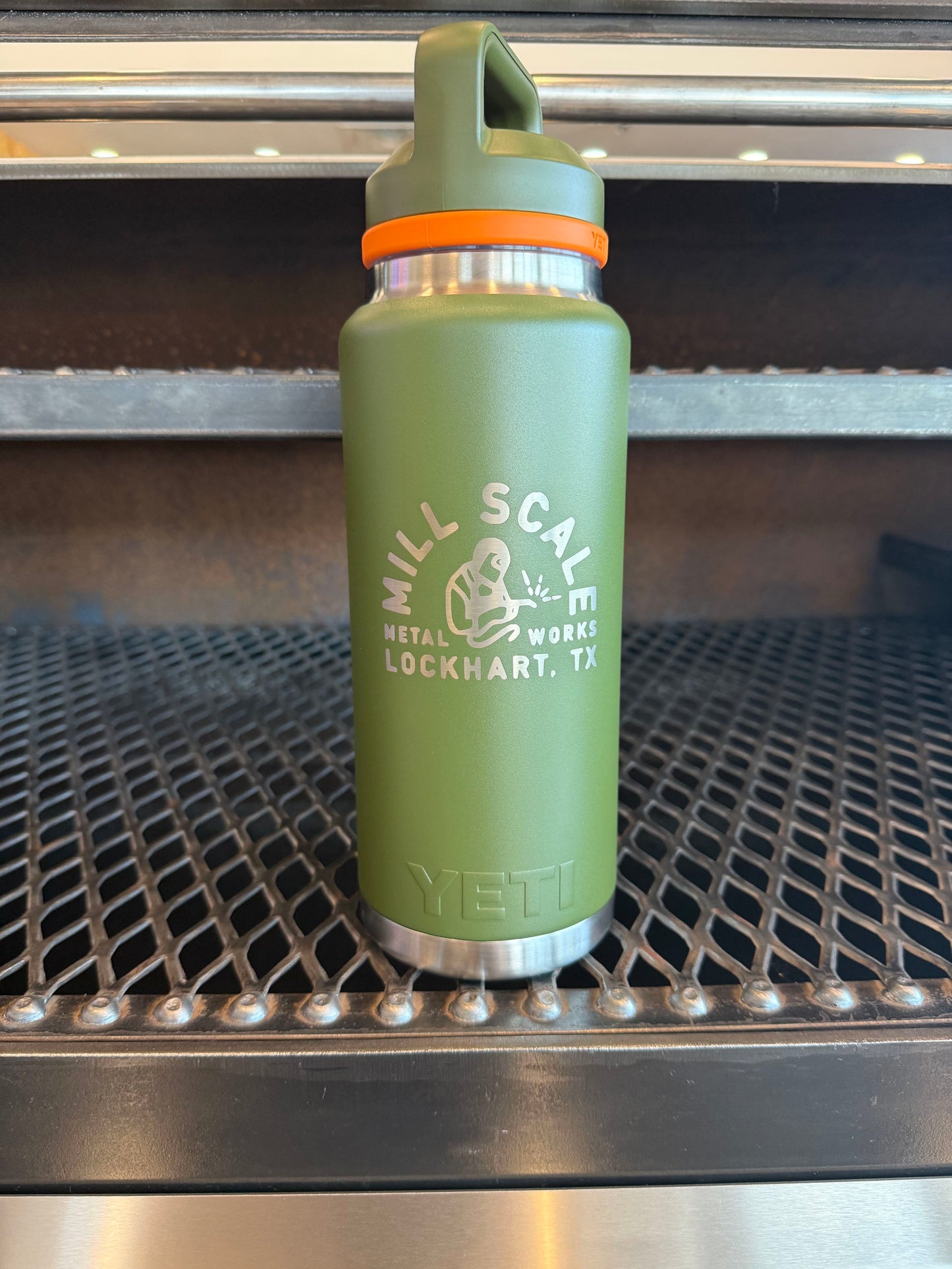 YETI- Rambler 36 oz Bottle Chug- Olive/King Crab Orange